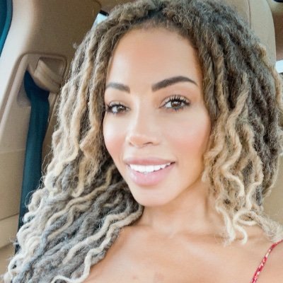 Melanie King - Facebook, Instagram, Twitter [Profiles]