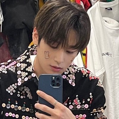 1998 ⋄ 𝐓𝐡𝐞 𝐁𝐨𝐲𝐳 and 𝐓𝐡𝐞 𝐁 are my muse, and so I let the world be my stage.