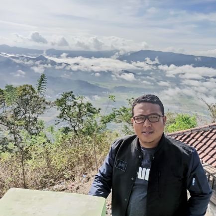 Ibnu_Maulana22's profile picture. Magister of Qur'anic Studies/Islamic Theology/Tafsir|Sufism/Religious Studies. Santri | Madridista. 📚