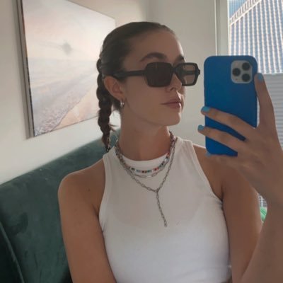 lelizzle2's profile picture. 