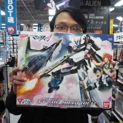 Just another engineer who likes mecha, video games, and a little bit of photography. Currently also an active Helldiver.