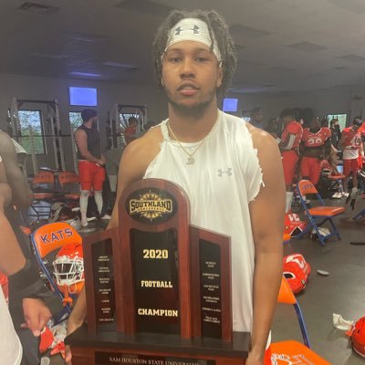 📸: brennon_tibbs || SHSU Alumnus 👨🏾‍🎓 || Former SHSU Student-Athlete #7️⃣🤍🧡🏈||🇨🇻||3️⃣3️⃣0️⃣🚘3️⃣0️⃣4️⃣✈️9️⃣3️⃣6️⃣