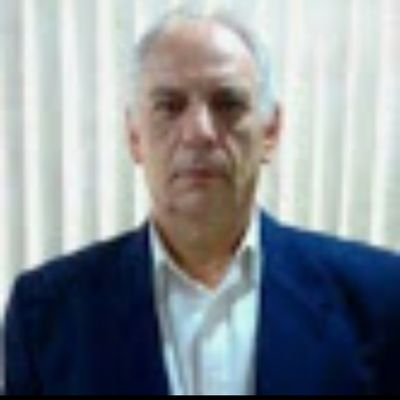 Palestrino, espírita, pai da Mariana, Bruno e Ana.
Casado com a Regina,
Consultor Administrativo de restaurantes e pizzarias.