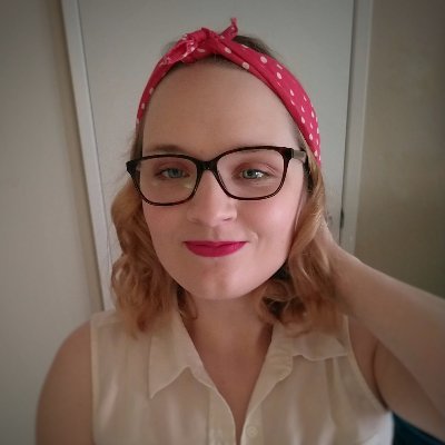 itsgracemoore's profile picture. Writer of poetry & stories. Blogging about mental health, creativity, chronic pain & their intersections. Contact: gracemoorewriting@gmail.com