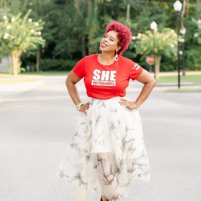 Master Life Strategist| Influencer|Speaker|Author| Empower others to live their best life, unapologetic. #heyheyheyitsyourfavorite #shewinning #keepmovin