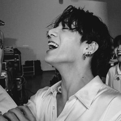 euphoria_kimtae's profile picture. Solo estoy para Bangtan.
























 
@BTS_twt