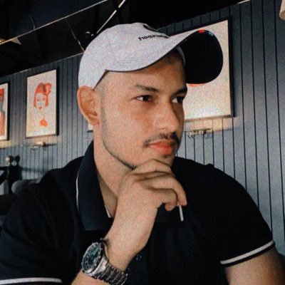 Tarun18Yadav's profile picture. HOTELIER🥂