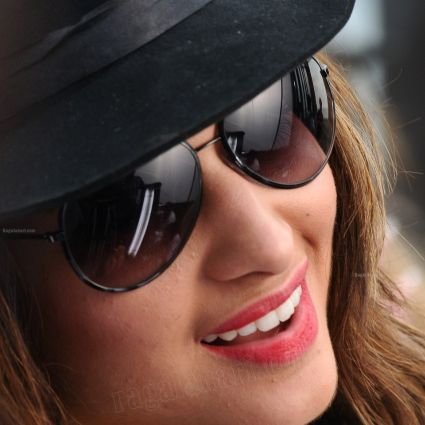 SnapsTamannaah's profile picture. ◆HD Photos of Tamannaah |
◆No unwanted Retweets |
◆Daily Updates