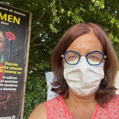 chavagnat_levy's profile picture. psy militante et medecin passionnée #aime aussi échanger et découvrir #soif de justice et de liberté à l hôpital