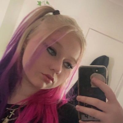 hi you might know me as Izzy catfood age:16 🎢 favourite park:Alton towers 🎢 home park:paultons Park 🎢