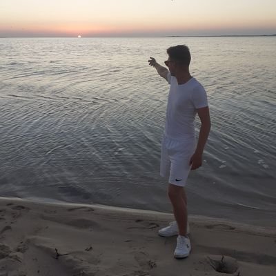 J'fuis la police j'fais plus confiance à personne
ig : erwan_ice