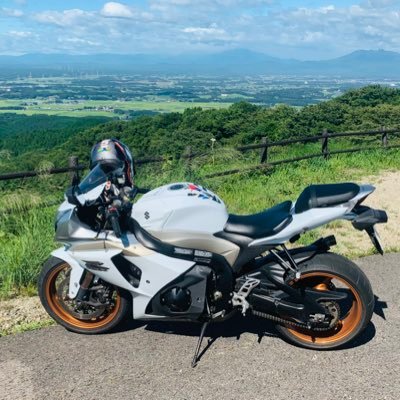 愛車はアクアGRとGSX-R1000K9 バイク/アニメが好きな22歳の人間です。よかったらフォロー宜しくお願いします。