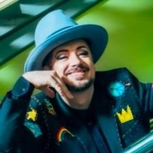 🎶🎤💖FAN PAGE for @BoyGeorge and @RealCultureClub. 🎶🎤💖
you can also follow us on Facebook - link below.
and on Instagram:  boy_george_fans_