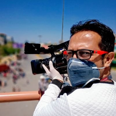 As a video journalist at #TV9Bharatvarsh , Former freelancer camera person at RSTV
Senior camera person at #MH1news