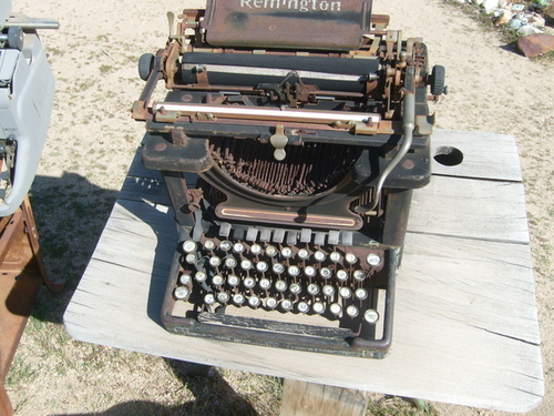 Independent copy editor for scholarly authors and publishers; former software developer and tester.