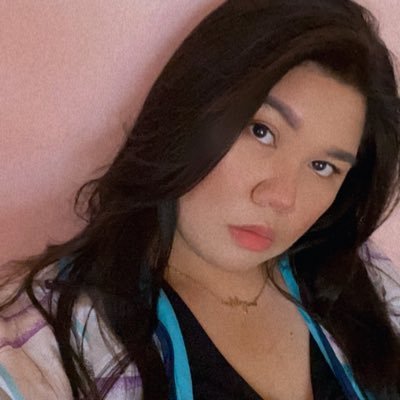 AngelikaKaye's profile picture. ambivert. snapchat/ig: angelikakaye @chrisarbiol's ❤️