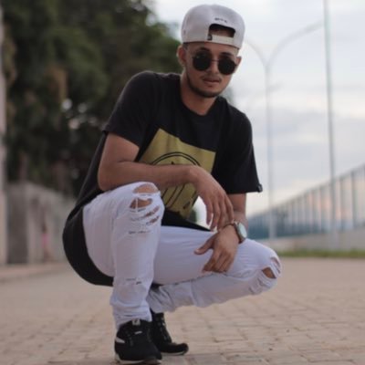 EU TÔ AQUI PRA FALAR E VER MUITA BESTEIRA.. mas se precisar ficar sério eu fico. #VACINA Instagram:https://t.co/Oaw8wSs9XL