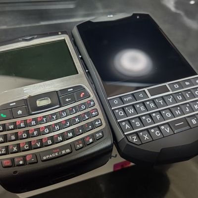 「とあるネットワーク屋の日常」というブログを書いています。
FortiGateやCiscoのスイッチ/AP/IP Phone、ArubaのAP、vCenterとESXi、QNAPなんかを自宅で運用しています。
一人Microaoft 365もやってます。
発言は個人のもので、所属する組織とは関係ありません。