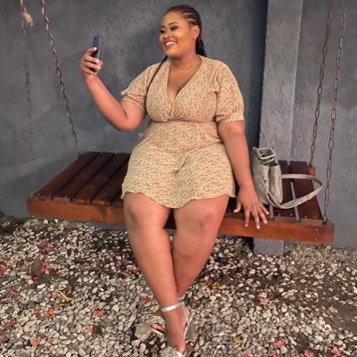 ACIB/ Baker/ introvert/ Bs.c Marine biology / HSE 1-3 certification / Product management certification / MBA in view of/ Financial girlie / Corporate girlie