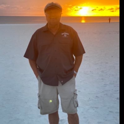 I live in a small town on Lake Michigan. I am proud my fellow Americans voted for TRUMP to Make America AMERICA Again! Sports Champion, Bar owner, movies 😎