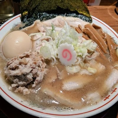 呑み食い人生謳歌中🍜🍖🍰🍻/飲食に関わる全ての方々に感謝&完食✨/ 🐶😺動画に癒され☺️/格闘技観戦/筋トレ💪/散歩→公園読書🏞/中央線沿線🚃/OKストア万歳😍/元バックパッカー🇮🇳一周/浦安市→葛飾区→大阪市→杉並区🏠/麺類好きはファミリーだ😆