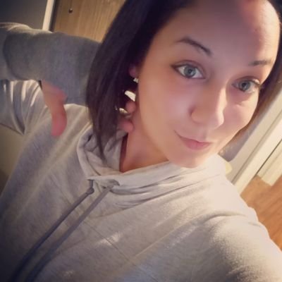CastavaLeePhoto's profile picture. Married mom to 3 beautiful kids.  A wanna be chef that enjoys to be creative in and out of the kitchen.  life is too short to poison our bodies with bad food.