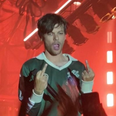 fanpaage__1d's profile picture. ᴛᴘᴡᴋ🦋 - esperando sentado nueva musica y nuevos conciertos:D