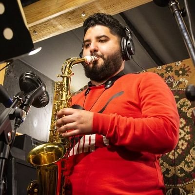 Casablanquino, Humanista, Músico. Encantado de la Naturaleza, la Cultura Andina y de la riqueza Latinoamericana.
❤V❤
25/01😘😍❤
Alfonso Lautaro ♥️
#APRUEBO 💪