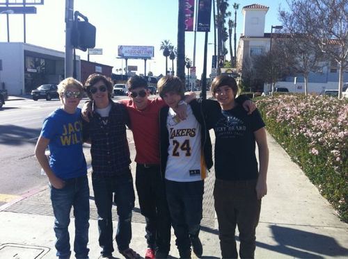 1Donedirection_'s profile picture. Now this is the story all about how my life got flipped turned upside down and I'd like to take a minute just sit right there