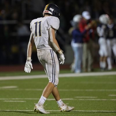 Menlo School Class of 2023 6’1” 185lbs Football: WR/SS Basketball: SG/SF GPA: 4.19 ACT: 35 4.60 40yd dash