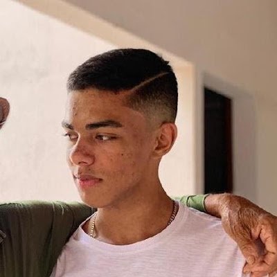 Streamer
Live segunda a sexta anoite
sábado e domingo quando der