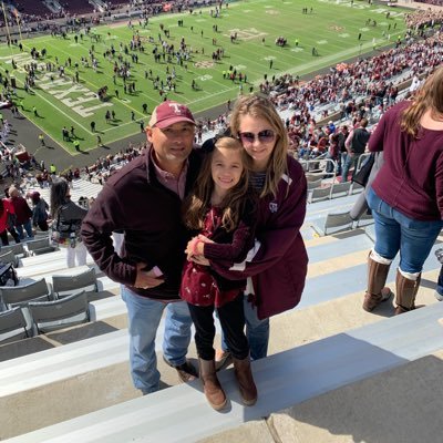 ❤️Husband to “Cake” Nicole, Proud Father of Jordan, Ana, Woo and Emily & Papa to Molly,Mickey, Rafa& Suzy. Fighting Texas Aggie C/O 93, 🥎Head SB Coach Weiss HS