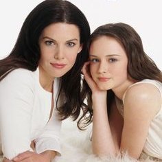 Hi Gilmore Girls lovers 😍
We love to post daily.
Please follow to enjoy!