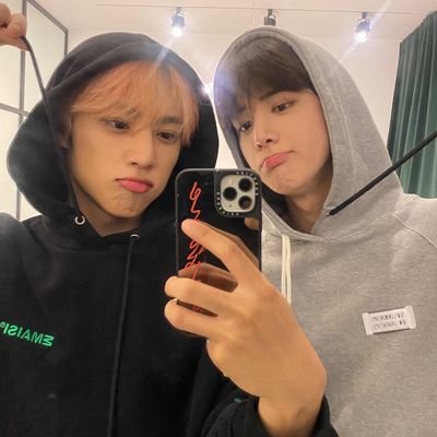 feel free to unfoll or bub. tapi gue masih aktif di @chaeriic, follow aja.