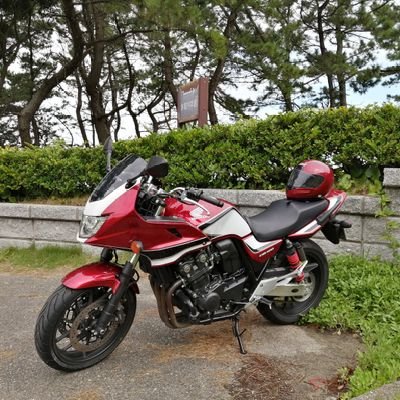 nagi_m78's profile picture. M78 出身 G線上Life。
 チョッピリ、、🤔
CB400SF NC42　乗車中
アセクシュアル疑い
 🏍bike垢 @cb400_bikeヘ