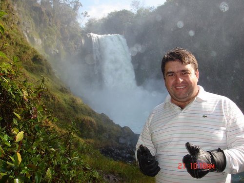 Adinistrador de Empresas, tento ser um bom pai, filho, amigo, e flamenguista graças de Deus!!! gosto de discutir de uma forma centrada todos os assuntos!!