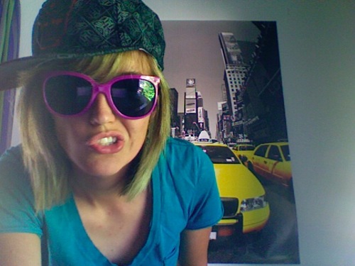 hollyharding's profile picture. I'm Holly.  I love Music.  I can make a straw paper crawl like a worm.