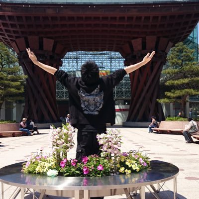 Janne Da ArcとDIR EN GREYがツートップです。sukekiyo、ABC、THE冠、Crossfaith、SEX MACHINEGUNS、Nicori Light Tours、そしてチョコ、糖分は必須アイテム。ライブでヘドバンがっつりしたい