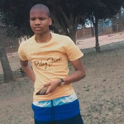Mr Ntshangase ✌✌from Swaymane....Fan of KAIZER CHIEFS and a great person by heart ♥ I salute you all ✌✊