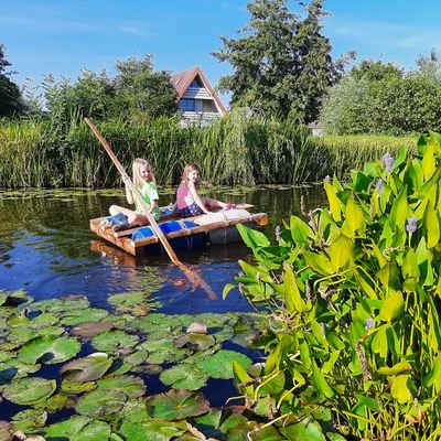 Trotse vader en Boer bij De Bloemplaat Hoeve #kringlooplandbouw #zonnestroom #frieshollandsekoeien #melktapbloemplaathoeve #biologisch #ekoholland