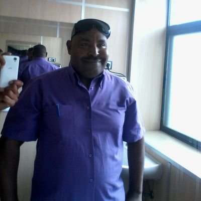 je Ahmed 49 anos habite bordeaux // احمد
اسمراني رومانسي. 49 سنة اعيش في فرنسا بوردا