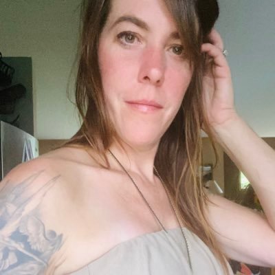 kirstenconry's profile picture. 