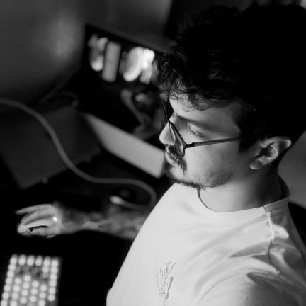 Frontend dev univalluno, alérgico a las multitudes, mantengo más perdido que Ryoga el de Ranma 1/2 | Senior Frontend Engineer @shortcut