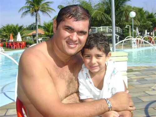 um cara maneiro, corretor de imóveis, proprietário da JOBH IMÓVEIS, casado com a Rachel Pinheiro(meu grande amor) e o papai do Theo(Meu tesourinho)rs..rs...