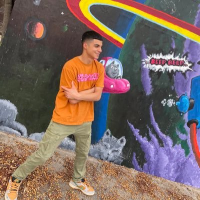 Mikey23Torres's profile picture. 17'🎓