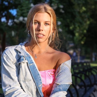 MegMackenzieS's profile picture. Always daydreaming