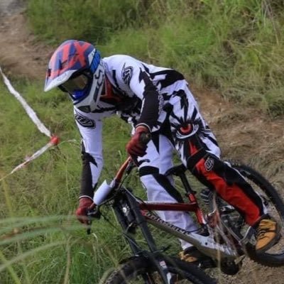 iamjoelbrosas's profile picture. 