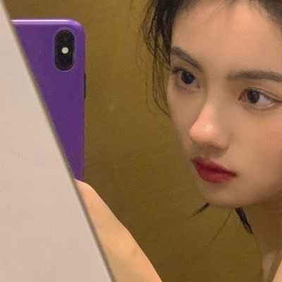 O6Iuu0's profile picture. 就随便看看外边的世界