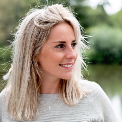 siemvdhoeven's profile picture. 🇾🇪 Simone. ✧ ♬ Founder of Liedjes Station | Crypto enthusiast🤩