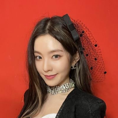 Fan account for updates and news of IRENE

#레드벨벳 #아이린 #IRENE 
@RVsmtown
 #RedVelvet

 Part of: https://t.co/T81s10doZU